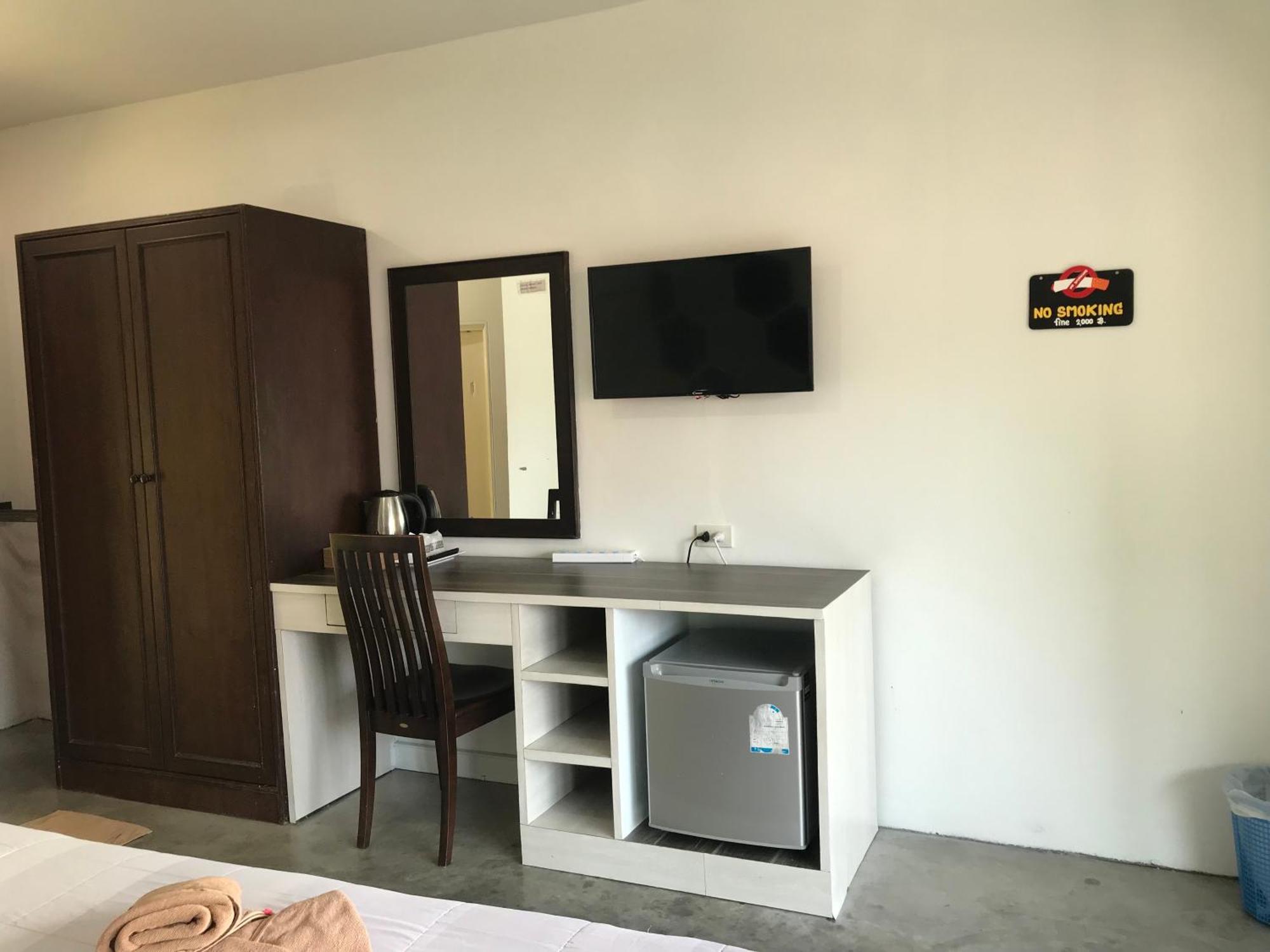Pp Midnight Hotel Phi Phi Don Exterior foto